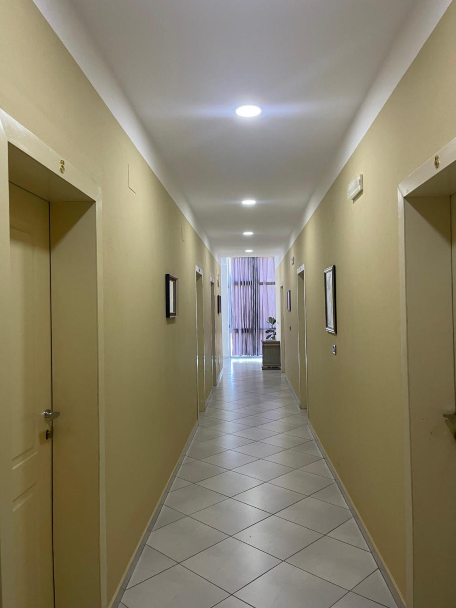 Hotel Latifi Gramsh エクステリア 写真