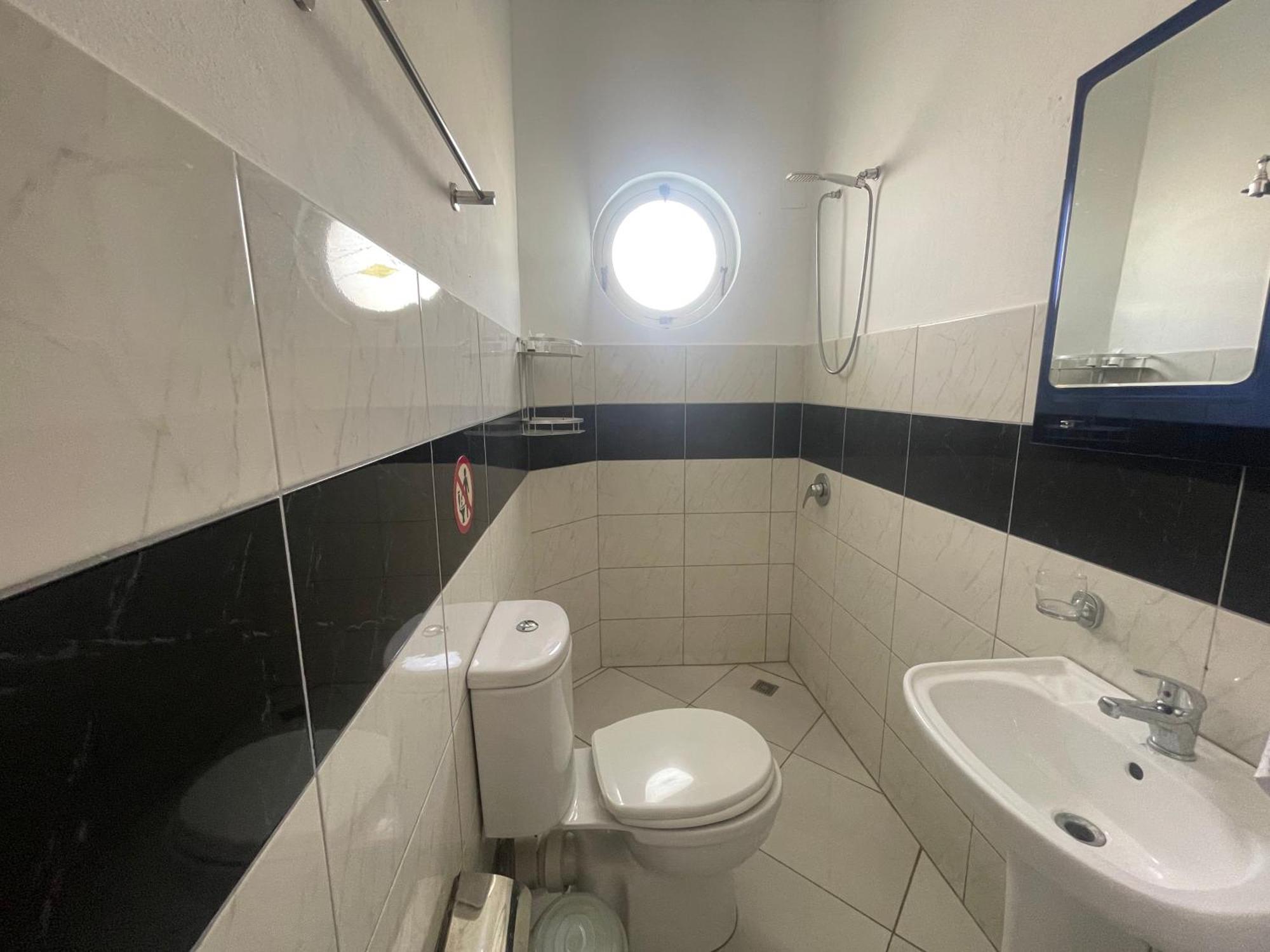 Hotel Latifi Gramsh エクステリア 写真