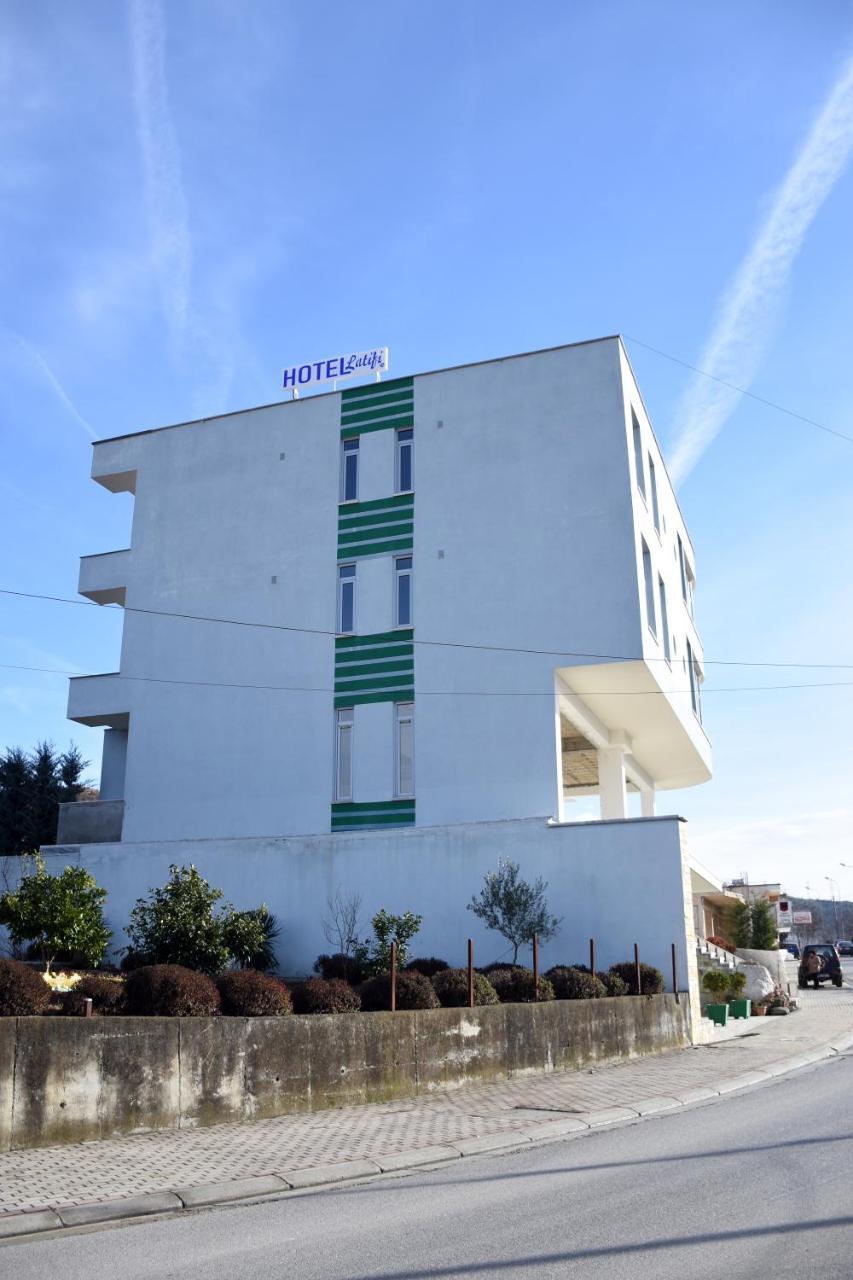 Hotel Latifi Gramsh エクステリア 写真